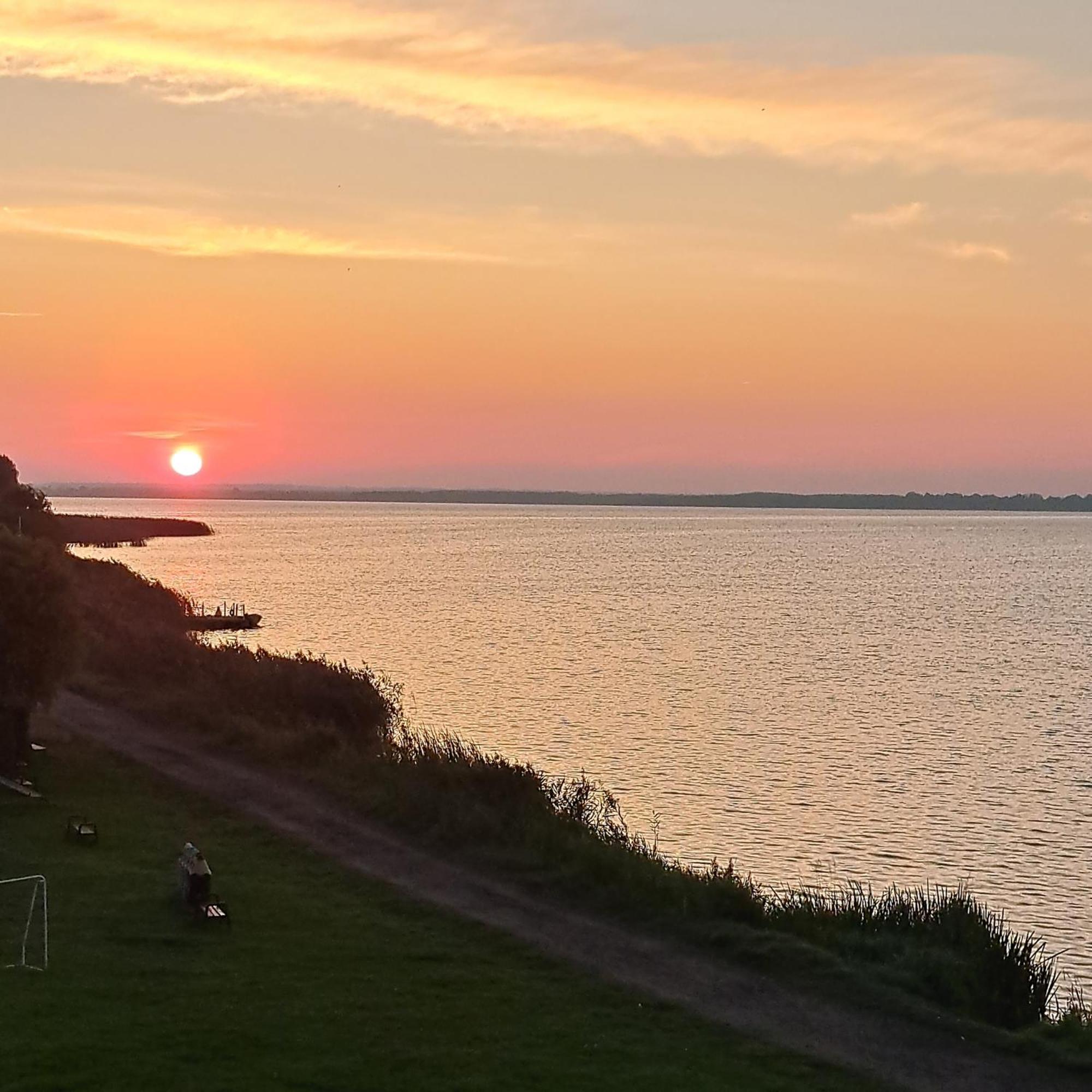 Solek Apartamenty I Pokoje Goscinne Mielno  Extérieur photo