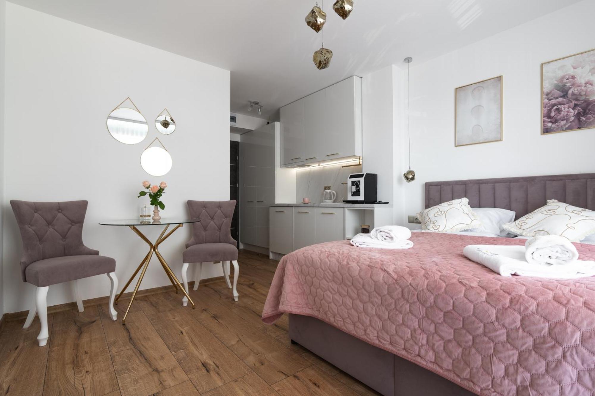 Solek Apartamenty I Pokoje Goscinne Mielno  Extérieur photo